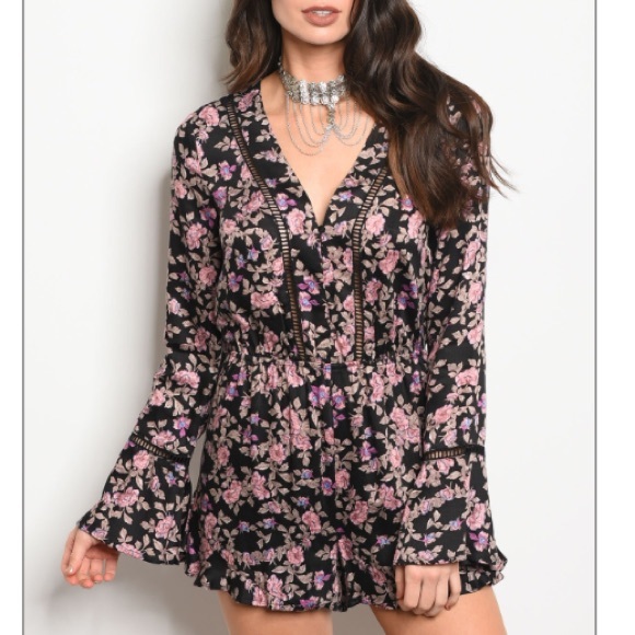 HONEY PUNCH Black & pink floral long sleeve romper W/v neckline, sz M - Picture 2 of 16